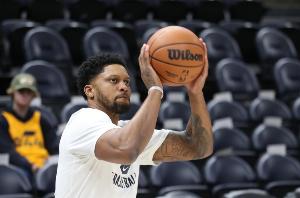 績不凡的選 績不凡的選